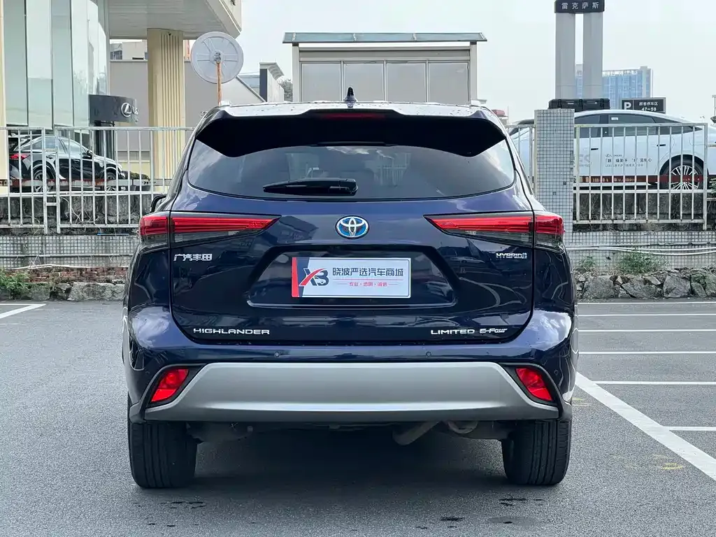 Toyota Highlander — фото 6