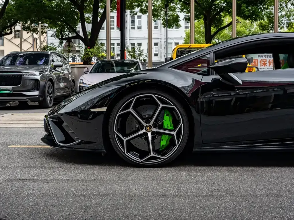 Lamborghini Huracan — фото 7