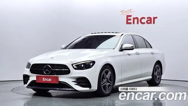 Mercedes-Benz E-Class — фото 1