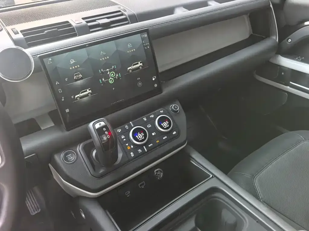 Land Rover Defender — фото 7