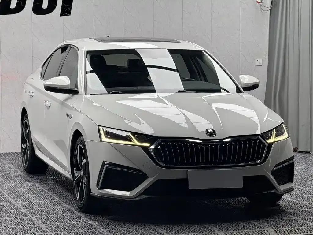 Skoda Octavia — фото 5