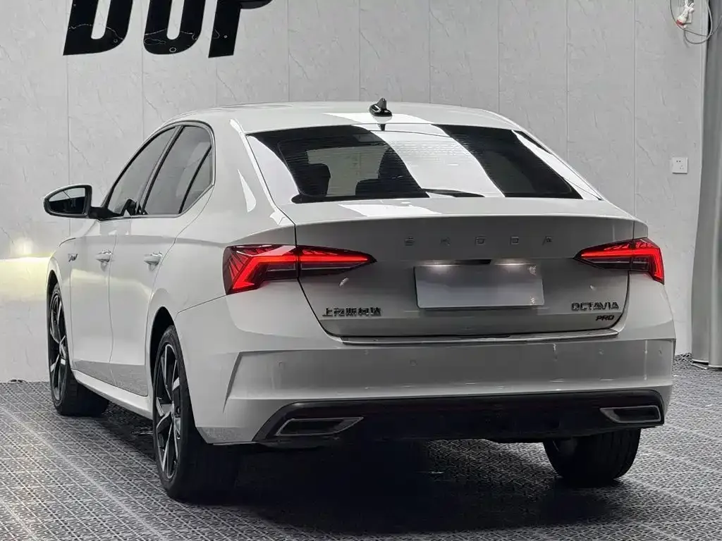 Skoda Octavia — фото 9