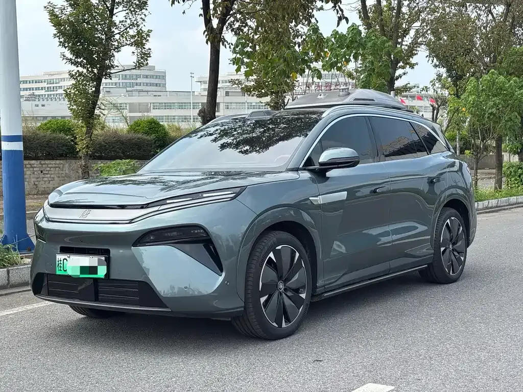 BYD Tang L — фото 1
