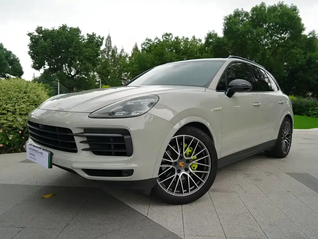 Porsche Cayenne Hybrid — фото 1