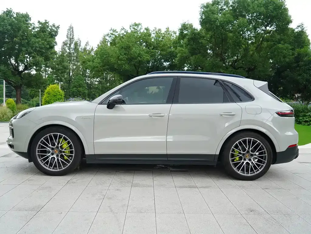 Porsche Cayenne Hybrid — фото 8