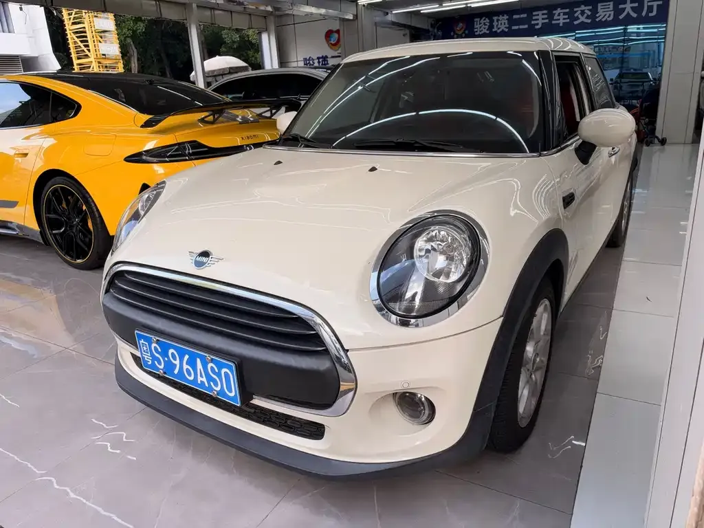MINI Cooper (3-door) — фото 1