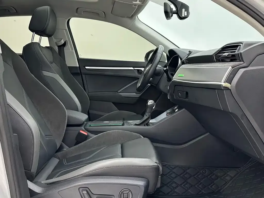 Audi Q3 Sportback — фото 10