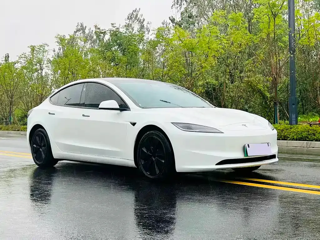 Tesla Model 3 — фото 6