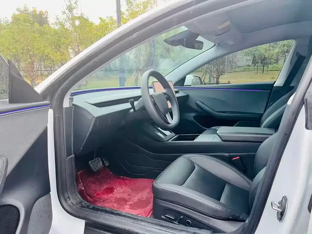 Tesla Model 3 — фото 3