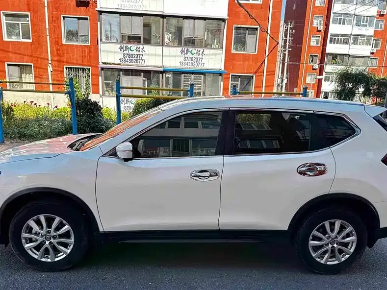 Nissan X-Trail — фото 9