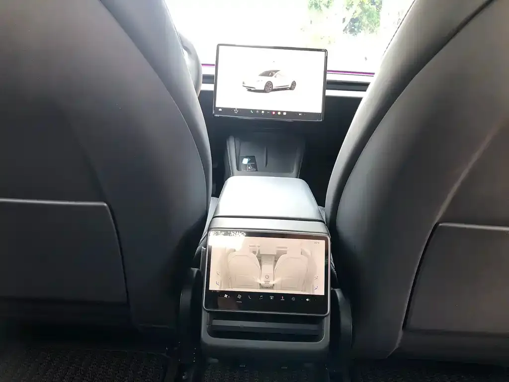 Tesla Model 3 — фото 2