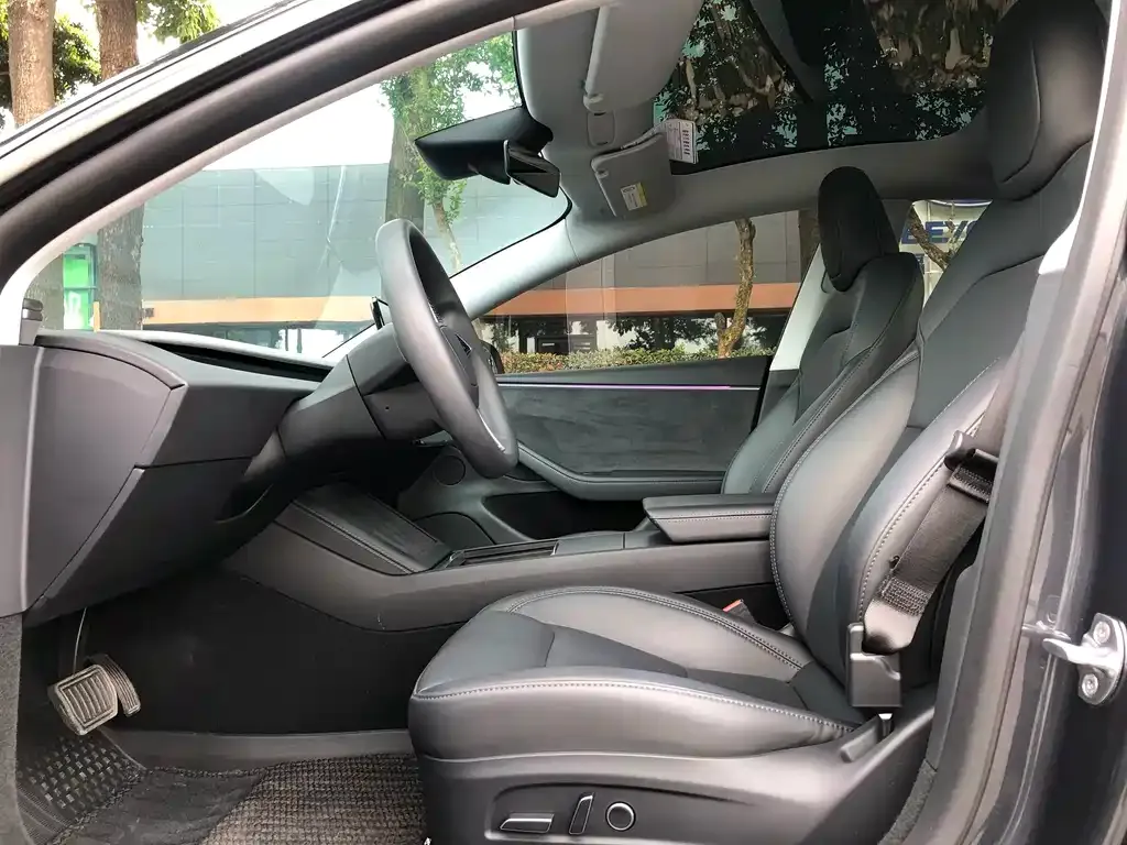 Tesla Model 3 — фото 3