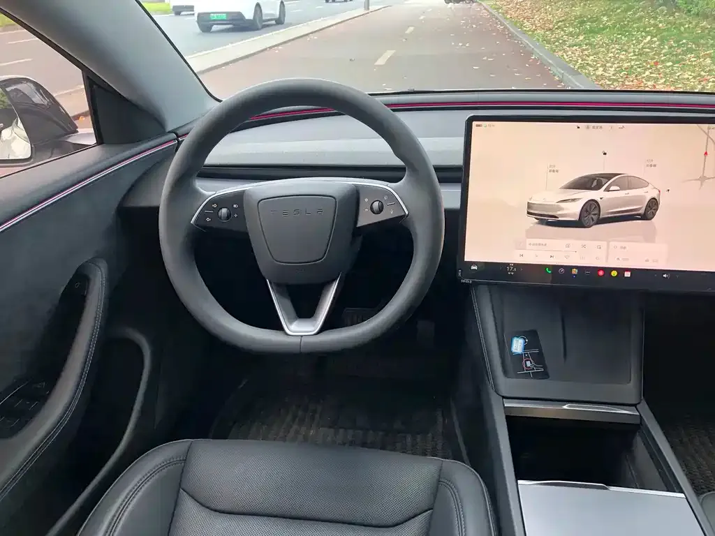 Tesla Model 3 — фото 10