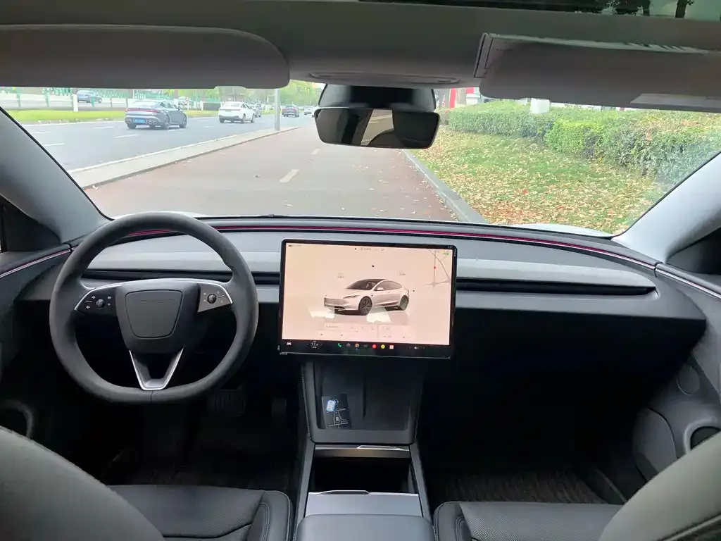 Tesla Model 3 — фото 9