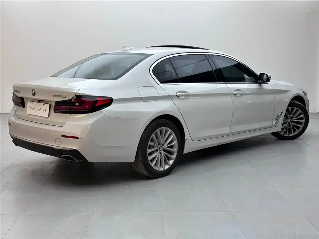 BMW 5 Series — фото 5