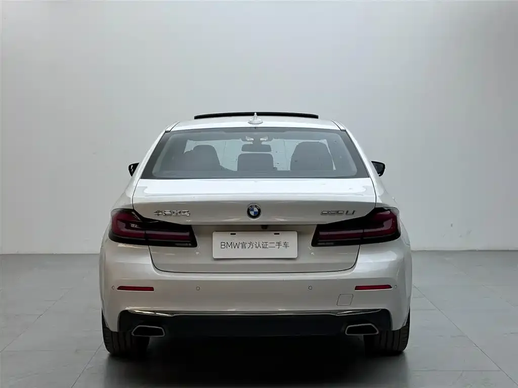 BMW 5 Series — фото 4