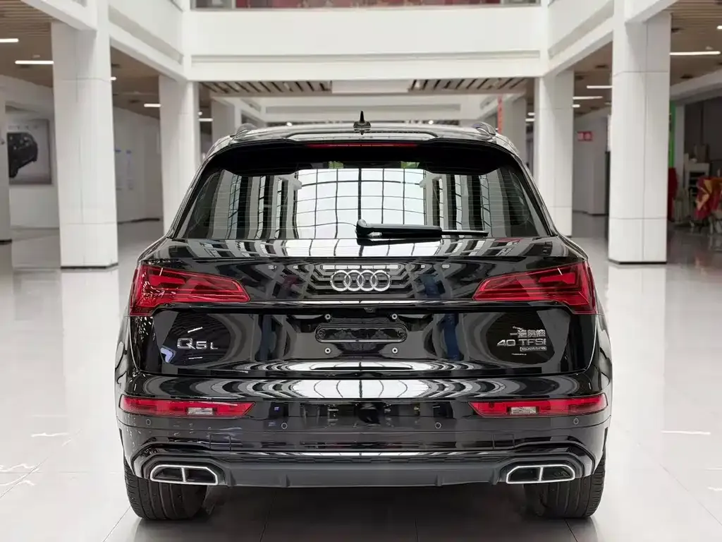 Audi Q5L — фото 2