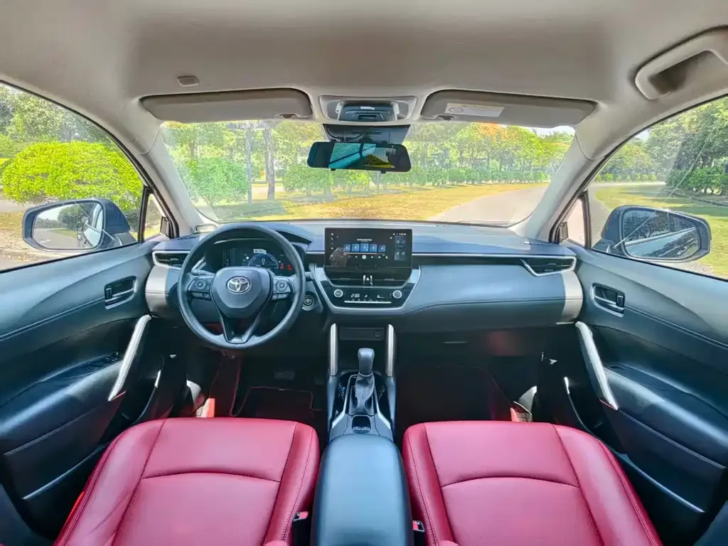 Toyota Corolla Cross — фото 4