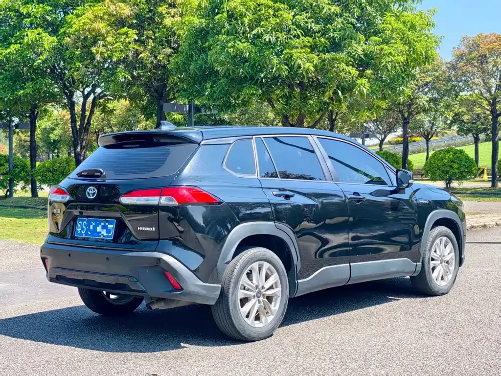 Toyota Corolla Cross — фото 6