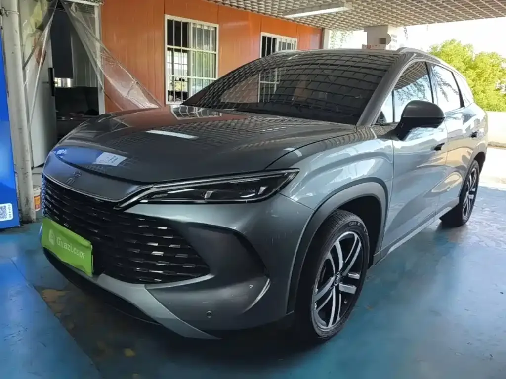 BYD L DM-i — фото 1
