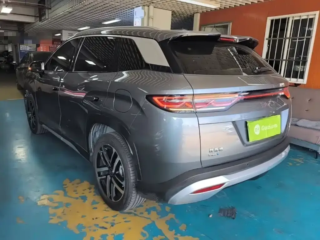 BYD L DM-i — фото 8