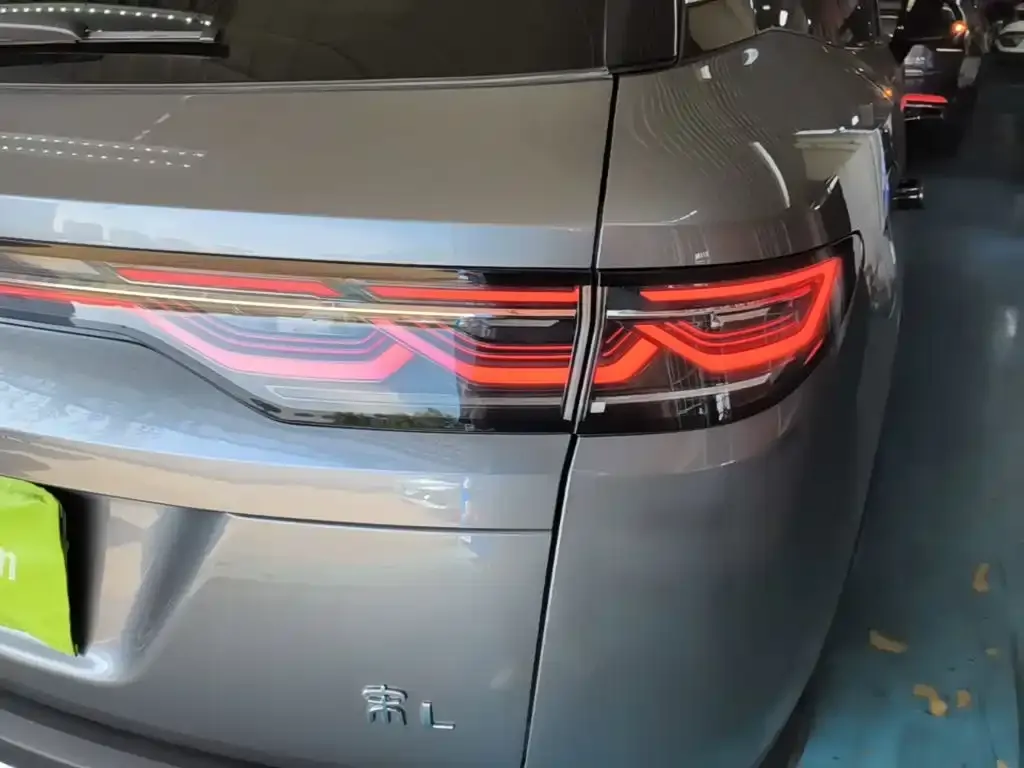 BYD L DM-i — фото 3