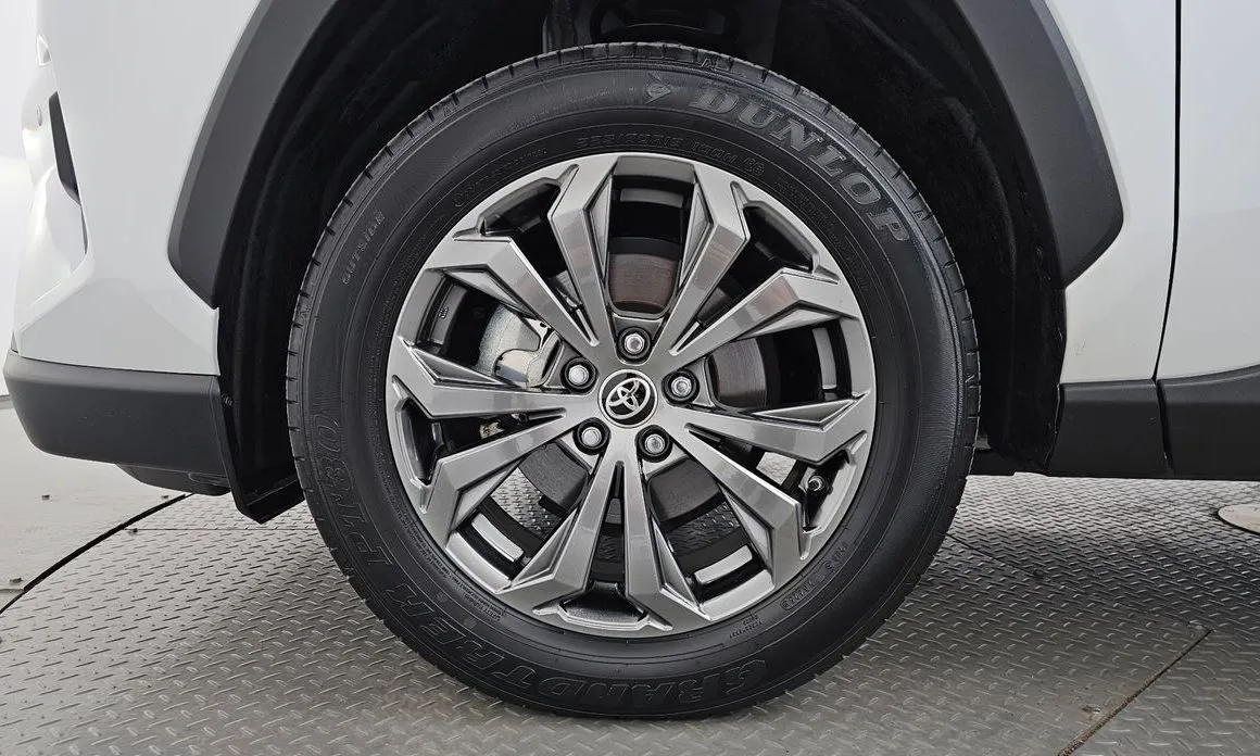 Toyota RAV4 — фото 10
