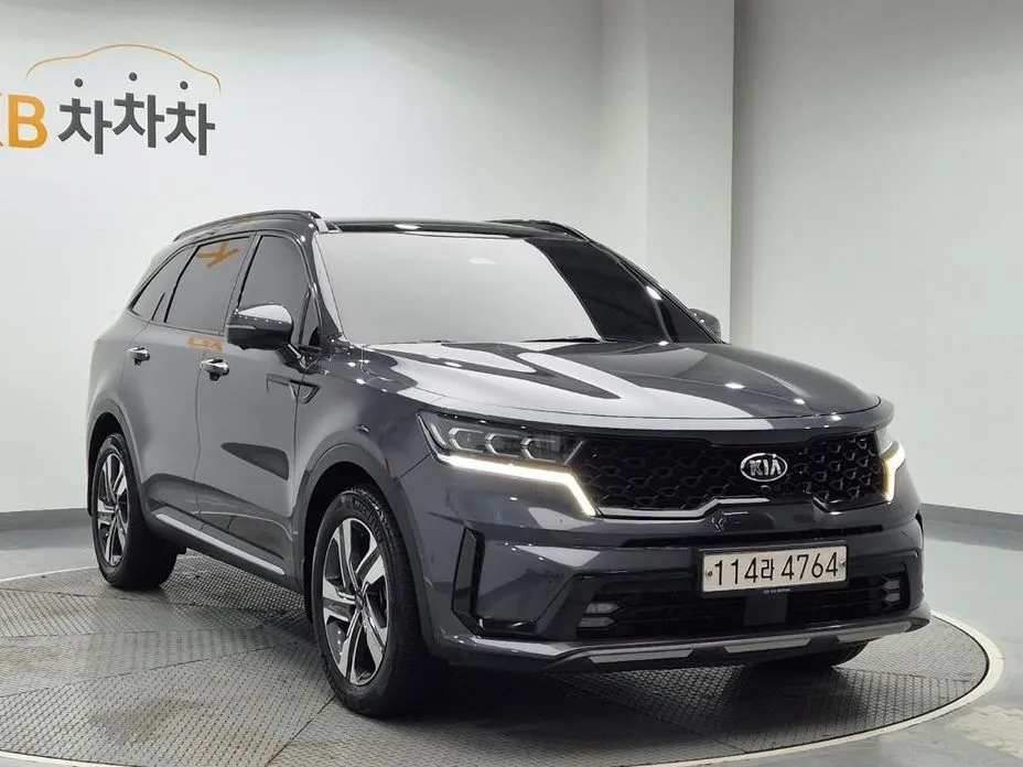 Kia Sorento — фото 6