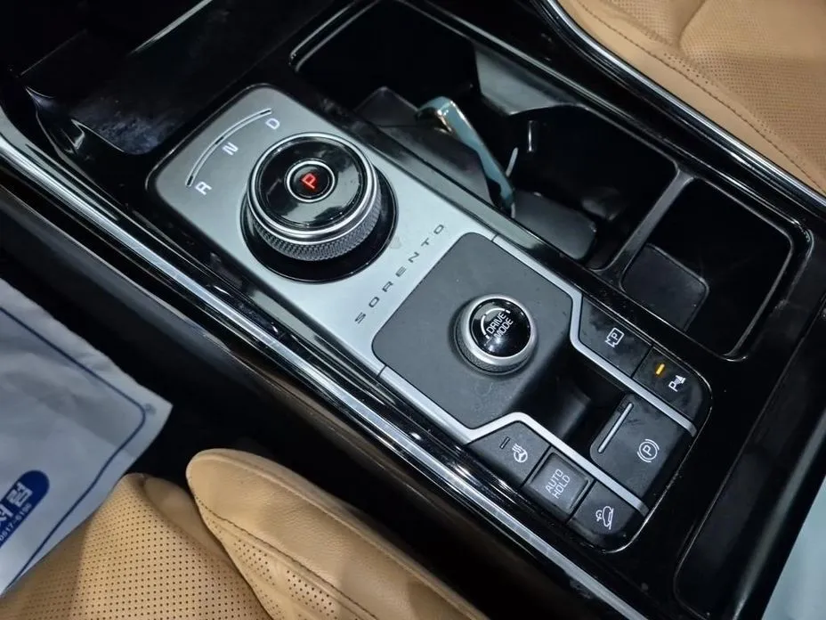 Kia Sorento — фото 9