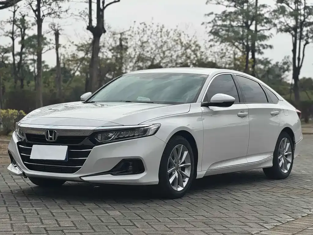 Honda Accord — фото 1