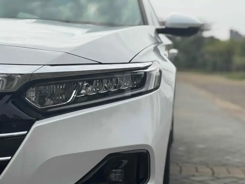 Honda Accord — фото 3