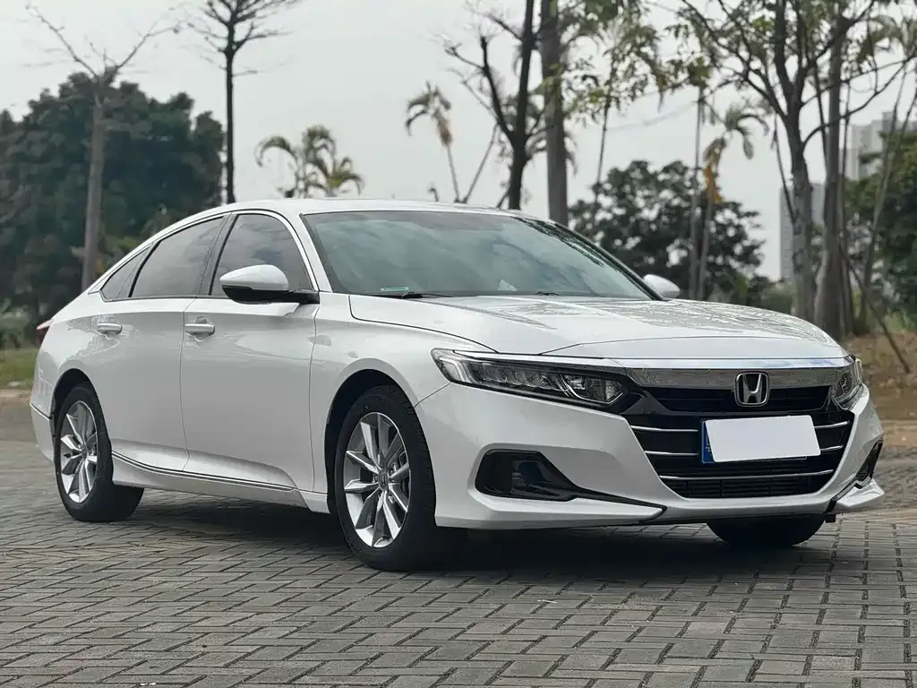 Honda Accord — фото 9