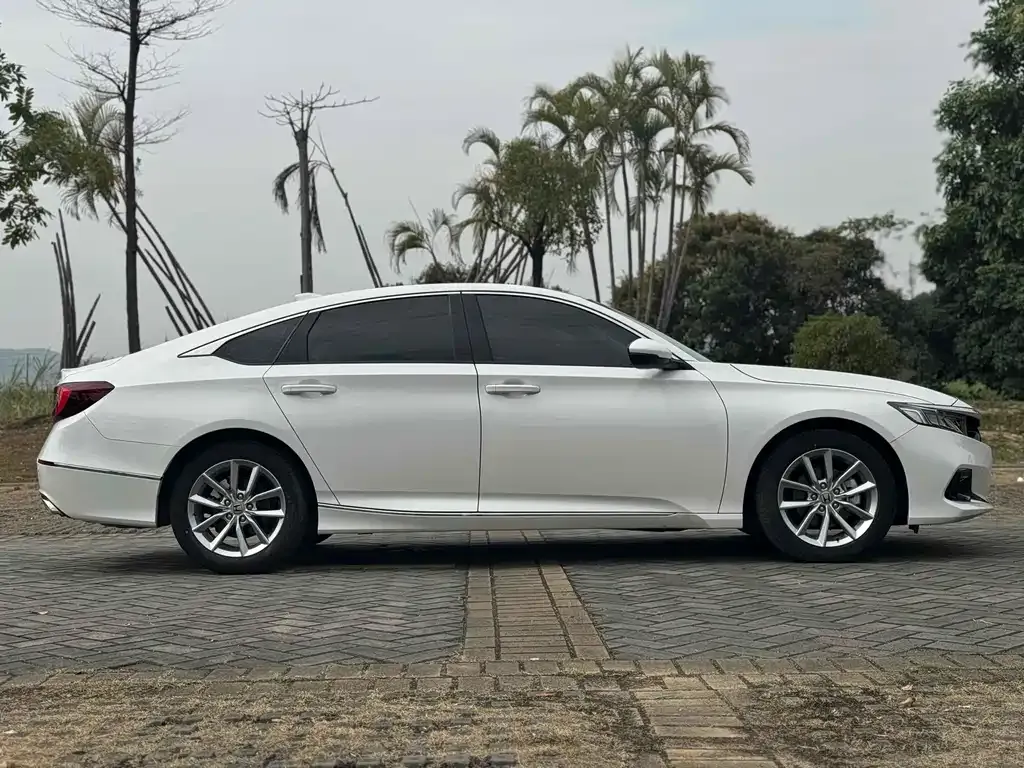 Honda Accord — фото 5