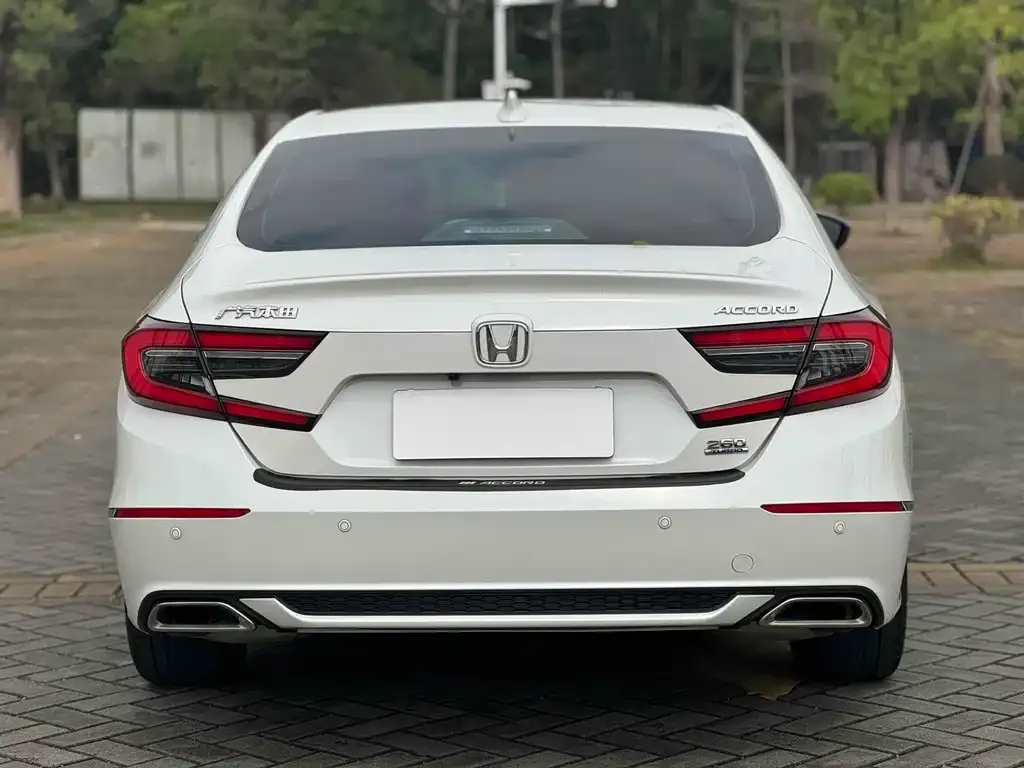 Honda Accord — фото 8