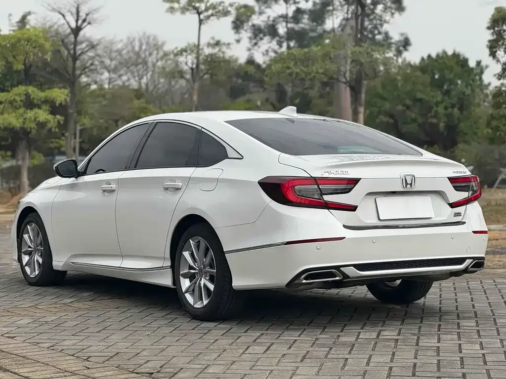 Honda Accord — фото 6