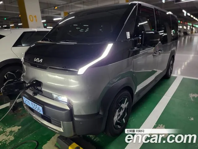 Kia PV5 — фото 1