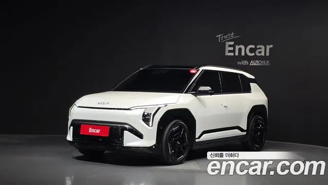 Kia EV3 — фото 1