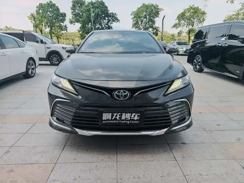 Toyota Camry — фото 7