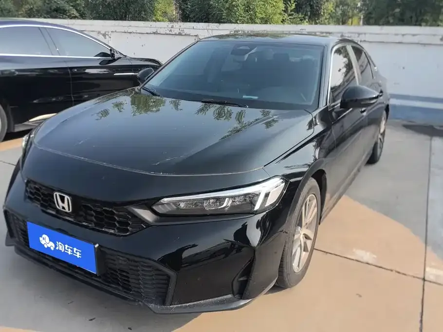 Honda Civic — фото 1