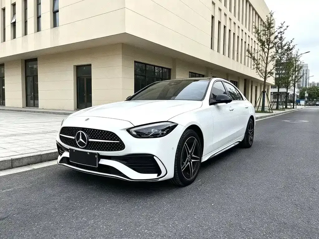 Mercedes-Benz C-Class — фото 1