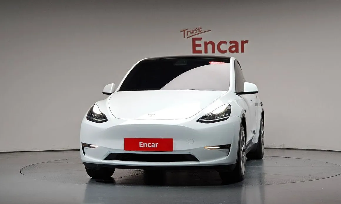 Tesla Model Y — фото 2