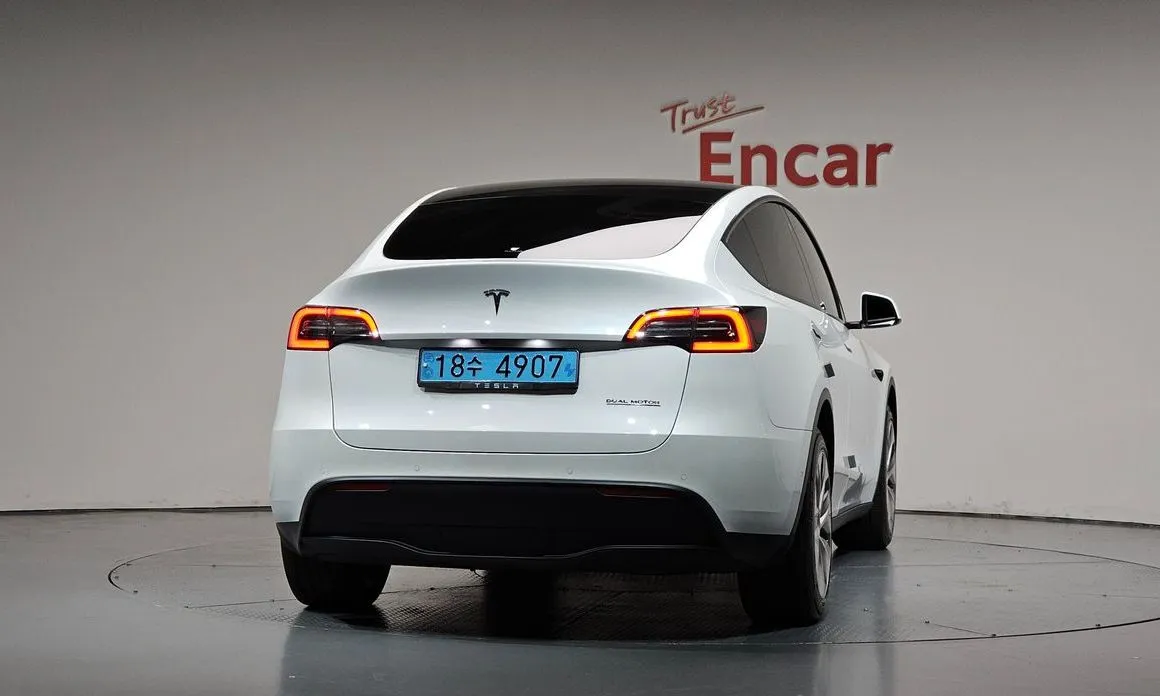Tesla Model Y — фото 4
