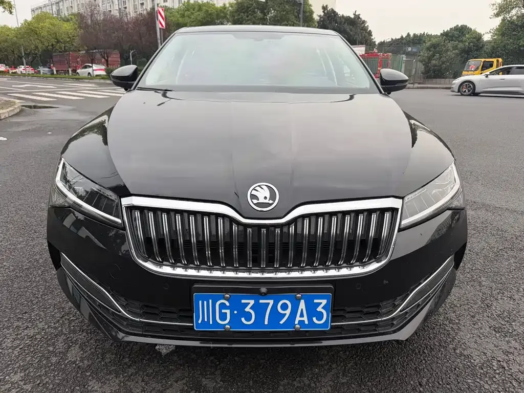 Skoda Superb — фото 4
