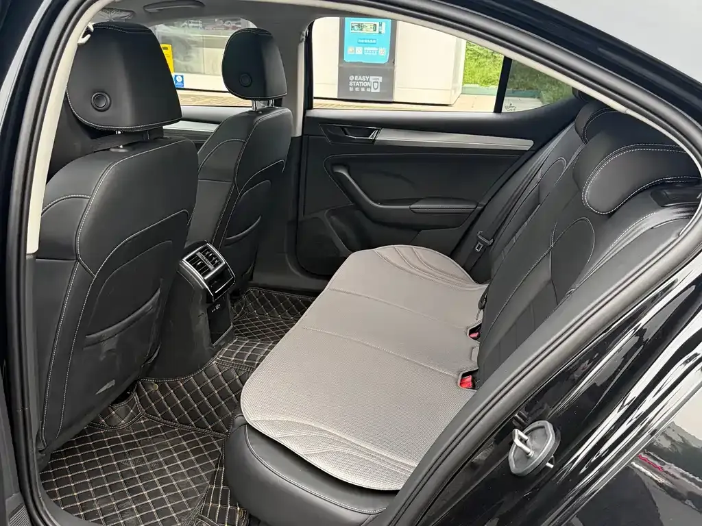 Skoda Superb — фото 5