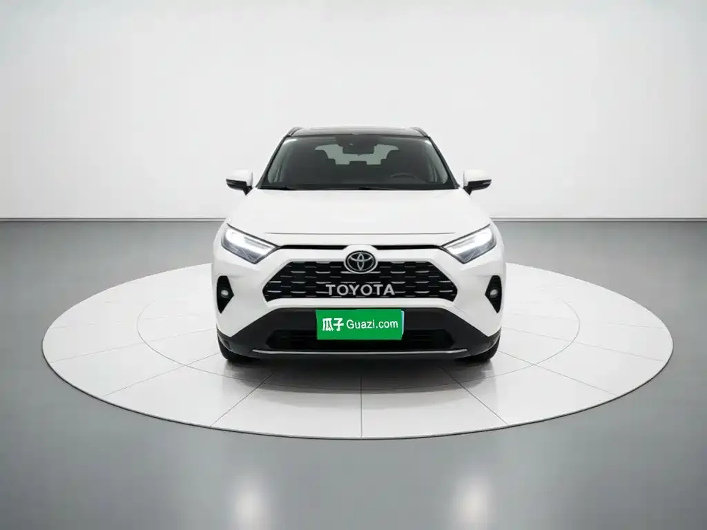Toyota RAV4 — фото 7