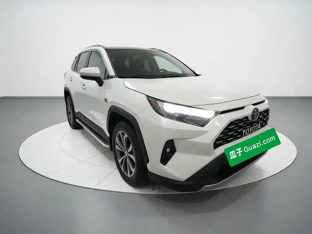 Toyota RAV4 — фото 2