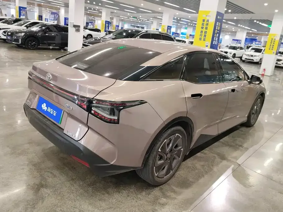 Toyota bZ3 — фото 6