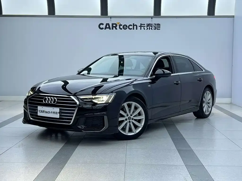 Audi A6L — фото 1