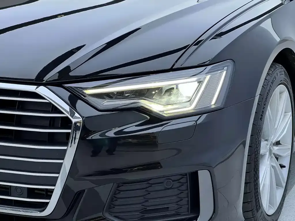 Audi A6L — фото 9