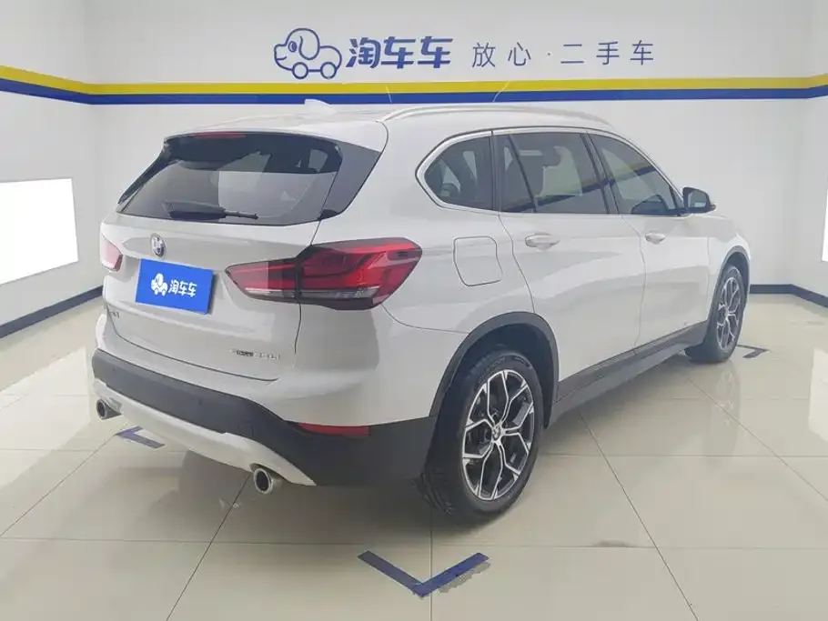 BMW X1 — фото 10